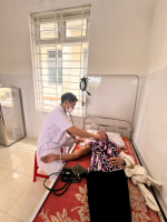 Trung tâm Y tế huyện Đăk Tô tổ chức chiến dịch truyền thông lồng ghép cung cấp dịch vụ khám sức khỏe, sàng lọc một số bệnh thường gặp ở người cao tuổi năm 2024