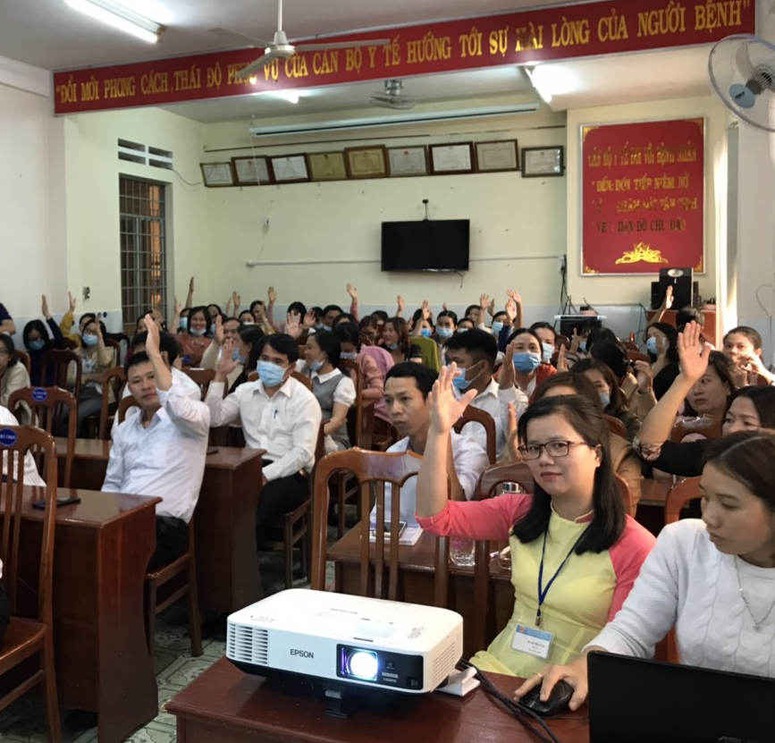Các Đại biểu tham dự Hội nghị biểu quyết Nghị quyết